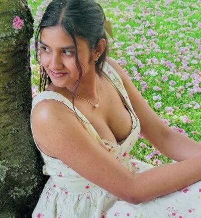 Small_Titss Stripchat Model