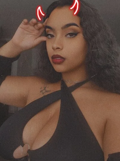 cinnaminnie Stripchat Model